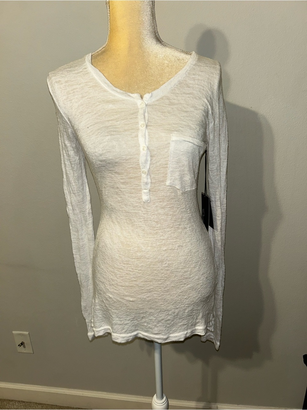 NWT Rails Women's White Long-Sleeve Henley Pocket TopSz M